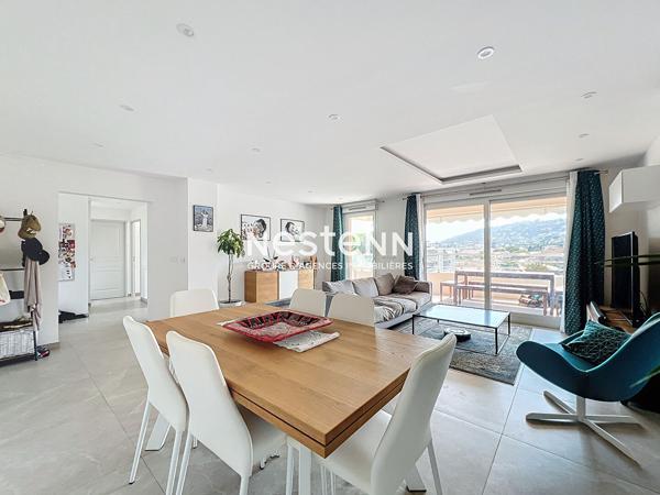Golfe Juan - 4P - 95m2 - Secteur COURCETTES - Terrasse - Garage - Piscine - Dernier étage - Refait à neuf - Sud