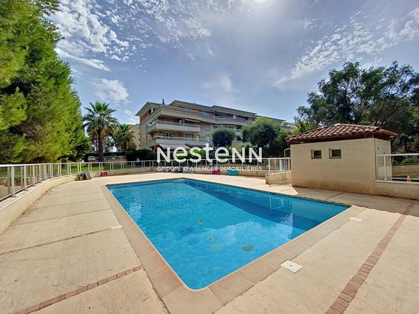 Golfe Juan - 4P - 95m2 - Secteur COURCETTES - Terrasse - Garage - Piscine - Dernier étage - Refait à neuf - Sud