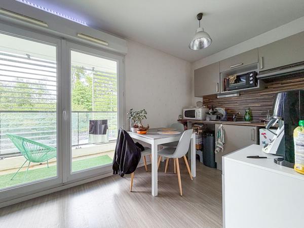 À Vendre - Angers Strasbourg - Studio récent avec balcon et parking en sous-sol !
