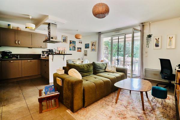 FOURRAGERE - 13012 - Appartement T3 - Terrasse - Jardin - parking et box