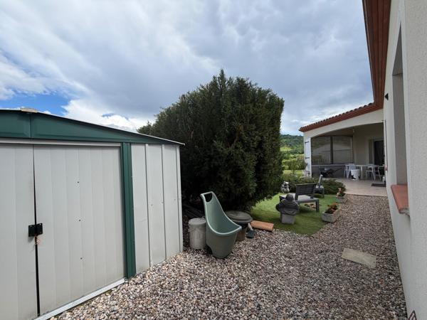 Maison de plain-pied d'une surface habitable de 120 m2 dans un cartier recherché proche des commodités