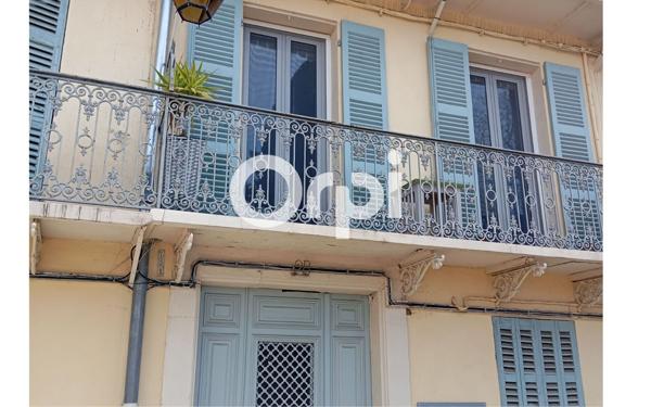 Appartement à vendre    4 pièces •  Hyères