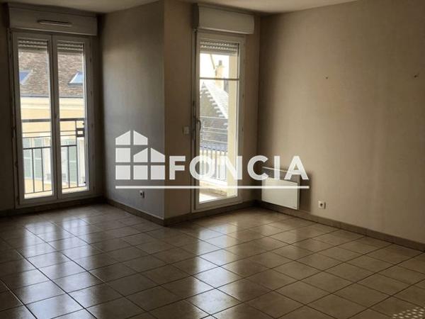 Location Appartement 4 pièces 73.8 m² - 2 PLACE DU MARCHE Dreux 28100