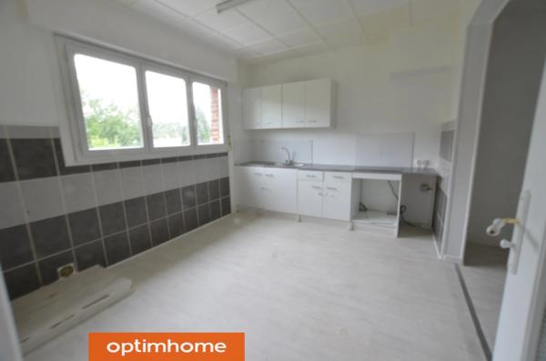 Appartement T4 avec 3 chambres, parking intérieur à Lens
