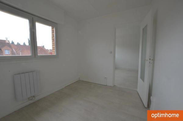 Appartement T4 avec 3 chambres, parking intérieur à Lens