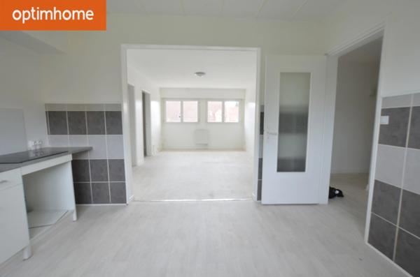 Appartement T4 avec 3 chambres, parking intérieur à Lens