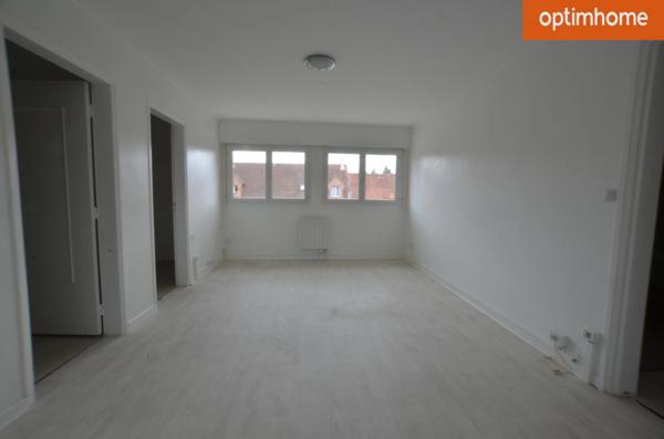 Appartement T4 avec 3 chambres, parking intérieur à Lens