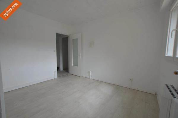 Appartement T4 avec 3 chambres, parking intérieur à Lens