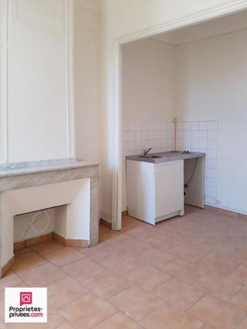 RIANS Appartement T2 2 -ème étage loué lumineux 45 m²