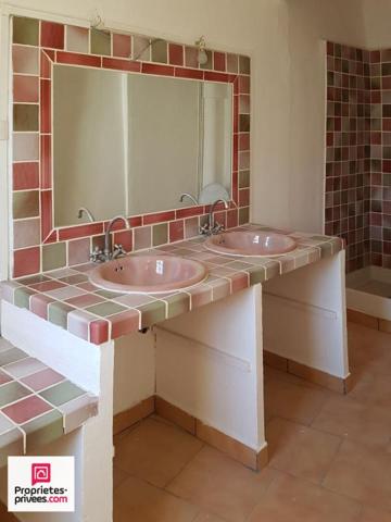 RIANS Appartement T2 2 -ème étage loué lumineux 45 m²