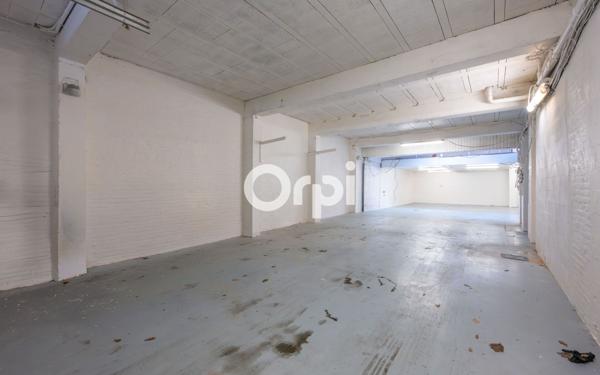 Immeuble à vendre    2 pièces •  Roubaix