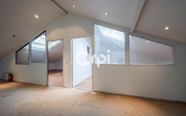 Immeuble à vendre    2 pièces •  Roubaix