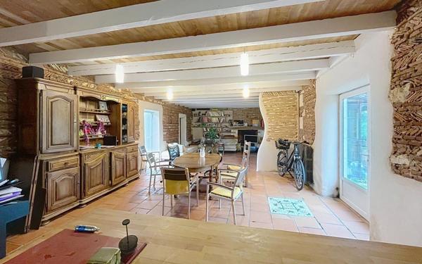 Maison à vendre    5 pièces •  Prigonrieux