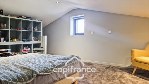 Propriete à vendre 12 pièces ROQUEMAURE 310m²-piscine-spa-sans vis-à-vis- terrain 1225m²