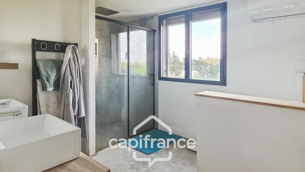 Propriete à vendre 12 pièces ROQUEMAURE 310m²-piscine-spa-sans vis-à-vis- terrain 1225m²