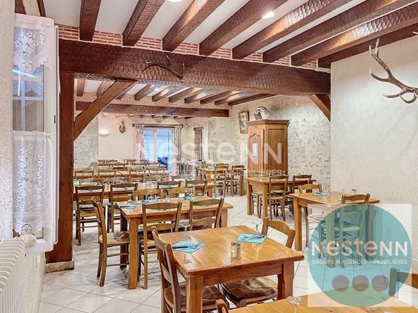 Vineuil, Grande maison de 317 m², ancien restaurant avec appartement, proche des commerces sur un terrain clos de 695 m² avec garage et cave