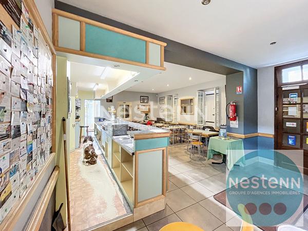 Vineuil, Grande maison de 317 m², ancien restaurant avec appartement, proche des commerces sur un terrain clos de 695 m² avec garage et cave