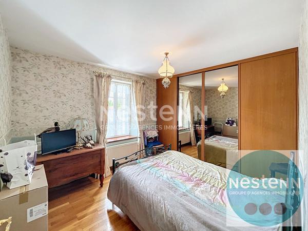 Vineuil, Grande maison de 317 m², ancien restaurant avec appartement, proche des commerces sur un terrain clos de 695 m² avec garage et cave