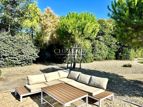 Splendide Villa de 272 m², vue mer sur Fort Boyard, accès privé au rivage