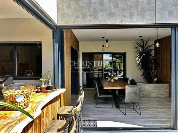 Splendide Villa de 272 m², vue mer sur Fort Boyard, accès privé au rivage