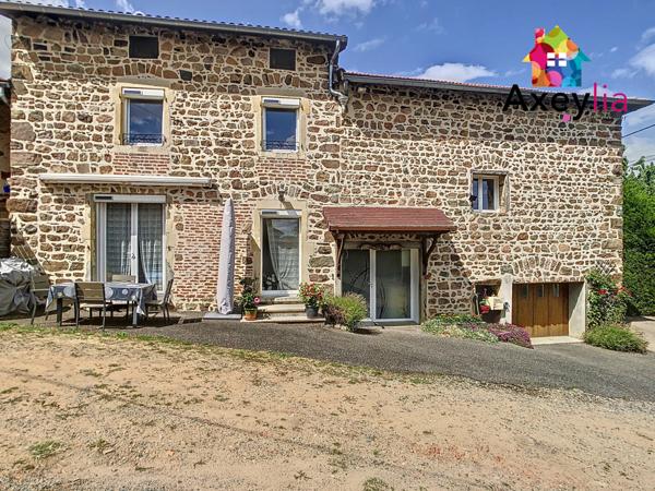 Villemontais (42155) A VENDRE - SECTEUR VILLEMONTAIS - MAISON EN PIERRE AVEC 3 CHAMBRES, GRANGE ET TERRAIN