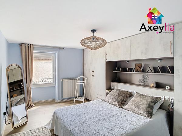 Villemontais (42155) A VENDRE - SECTEUR VILLEMONTAIS - MAISON EN PIERRE AVEC 3 CHAMBRES, GRANGE ET TERRAIN