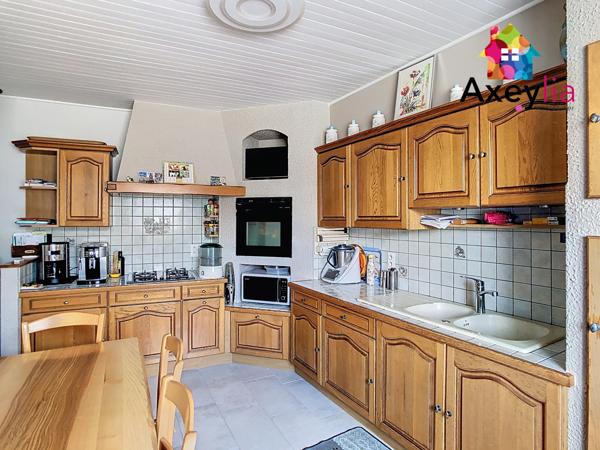 Villemontais (42155) A VENDRE - SECTEUR VILLEMONTAIS - MAISON EN PIERRE AVEC 3 CHAMBRES, GRANGE ET TERRAIN