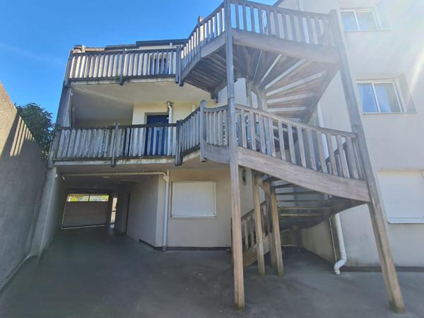 Pilotière - A prox. du Bld J. Verne, de ses transports et de ses commerces, appartement deux pièces récent avec balcon et box en sous-sol