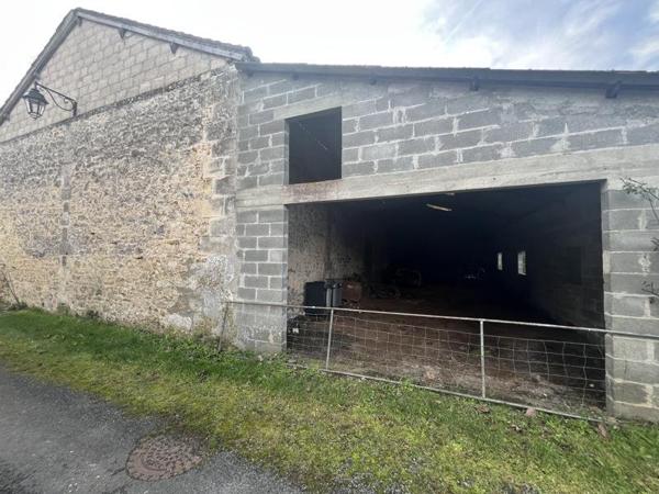 Grange à vendre |  Cercles |  1 pièce | 155 m²
