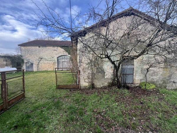 Grange à vendre |  Cercles |  1 pièce | 155 m²