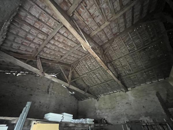 Grange à vendre |  Cercles |  1 pièce | 155 m²