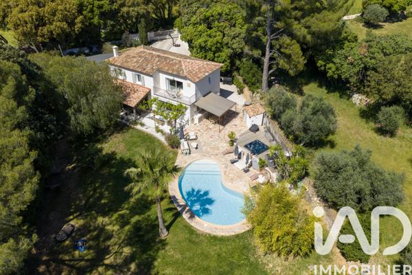Maison à vendre 7 pièces 185 m² Sanary-sur-Mer