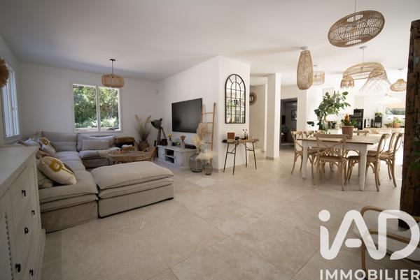 Maison à vendre 7 pièces 185 m² Sanary-sur-Mer
