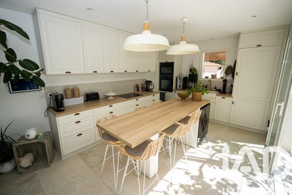 Maison à vendre 7 pièces 185 m² Sanary-sur-Mer