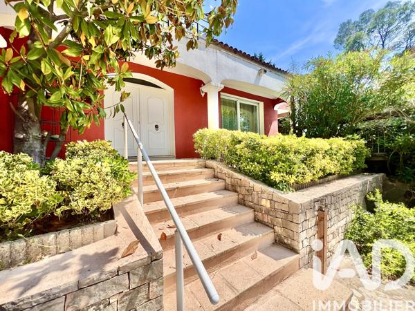 Maison à vendre 5 pièces 140 m² Saint-Raphaël