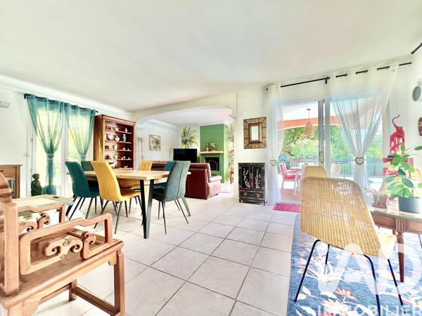 Maison à vendre 5 pièces 140 m² Saint-Raphaël