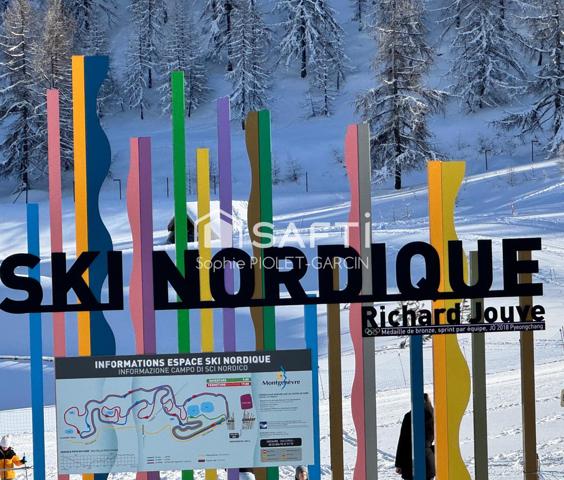 Chalet pied de pistes au calme Montgenèvre exposé sud