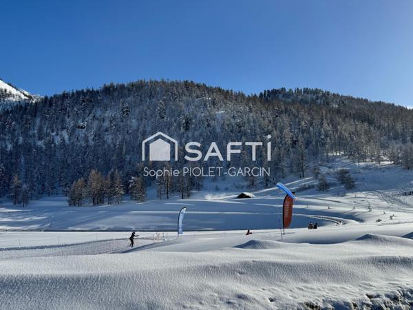 Chalet pied de pistes au calme Montgenèvre exposé sud