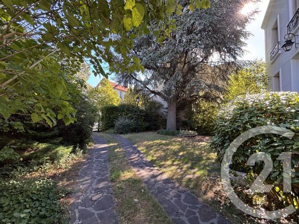 Maison à vendre  9 pièces - 180 m 2   VILLEMOMBLE  - 93