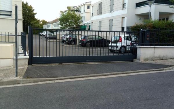 Stationnement à vendre    13 m2 Ézanville