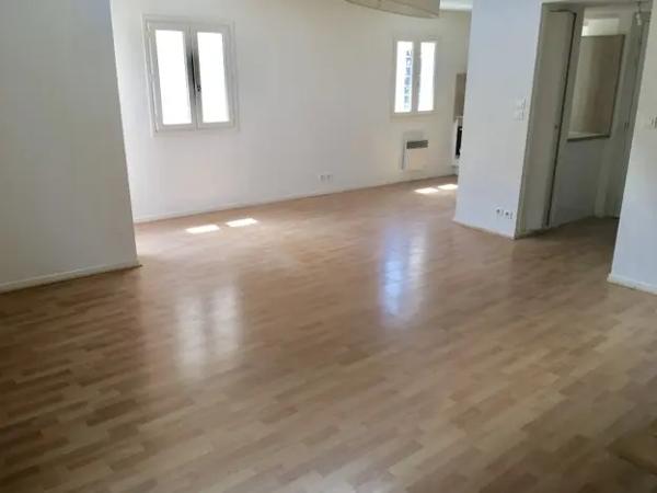Appartement à louer 2 pièces 64.51m² Clermont-Ferrand (63000)