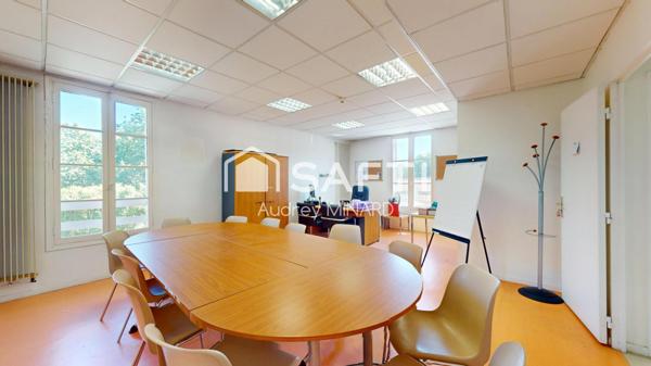 Maison ancienne de 340 m2 avec parc arboré au coeur de Léognan