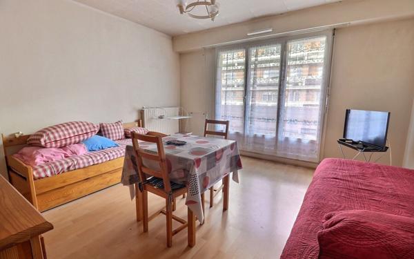 Appartement à vendre    1 pièce • 26 m2 Paris 19