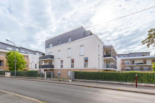 Appartement
         3 pièces
        - 63 m² 218 500 € *