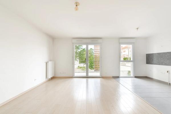 Appartement
         3 pièces
        - 63 m² 218 500 € *