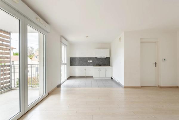Appartement
         3 pièces
        - 63 m² 218 500 € *