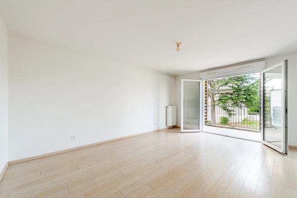 Appartement
         3 pièces
        - 63 m² 218 500 € *