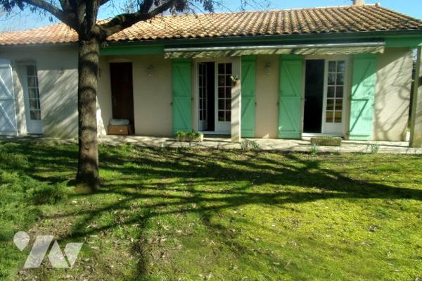 Maison  1 pièce de vie avec cuisine ouverte ,1 salle de bains 3 chambres,1WC, 1 cellier,1 garage