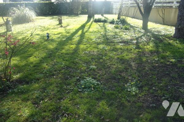 Maison  1 pièce de vie avec cuisine ouverte ,1 salle de bains 3 chambres,1WC, 1 cellier,1 garage