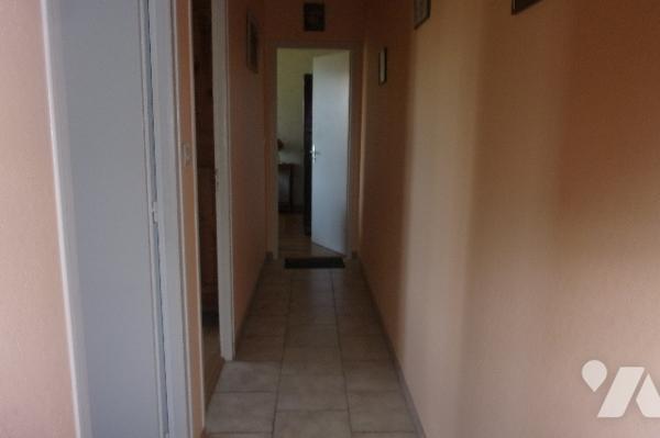 Maison  1 pièce de vie avec cuisine ouverte ,1 salle de bains 3 chambres,1WC, 1 cellier,1 garage